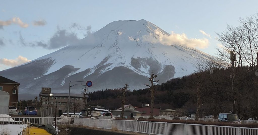 スーパーから見える富士山