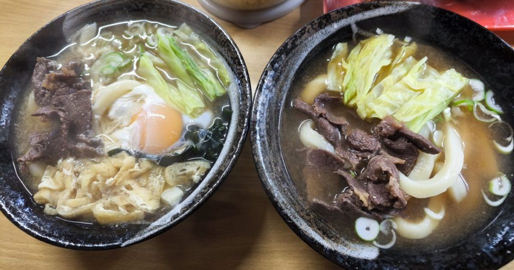 渡辺うどんの肉玉うどんと肉うどん